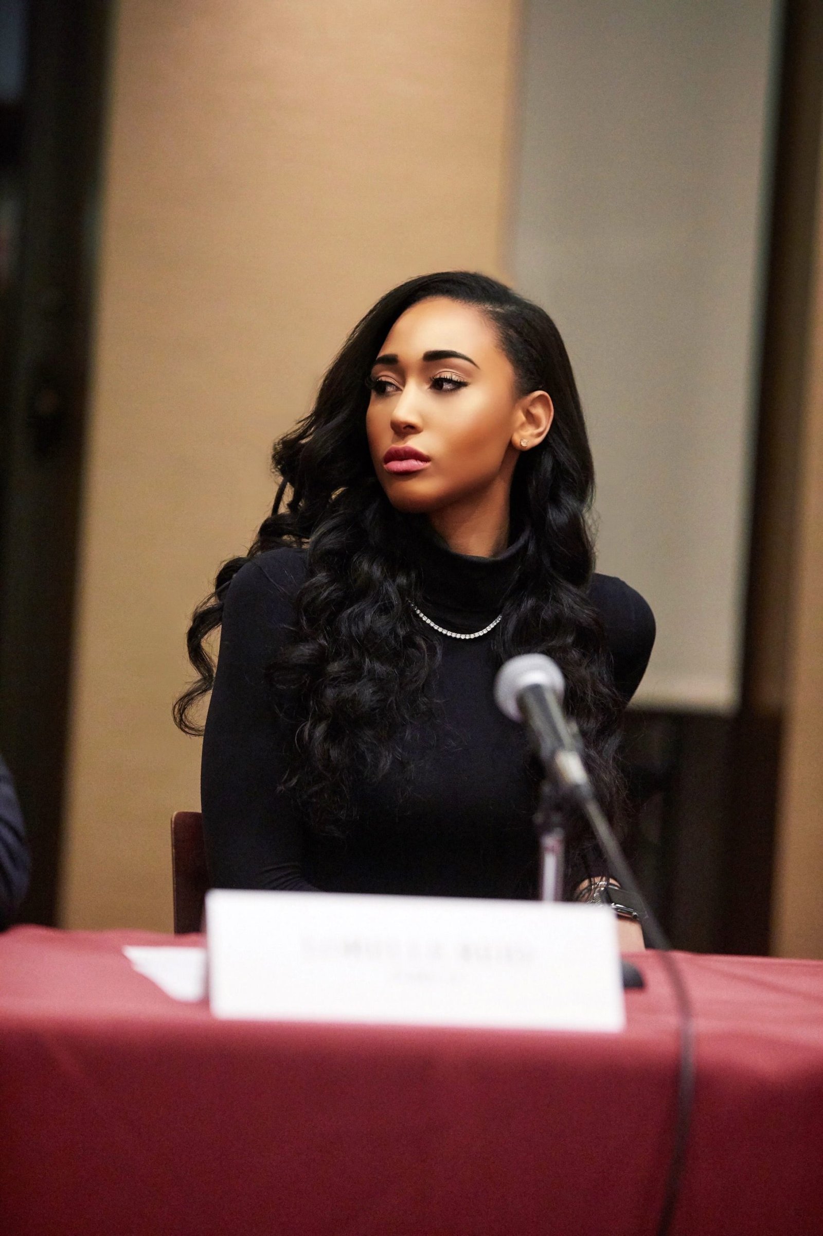 lorelle - profile-min